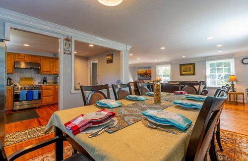 Fairfax Casa | Great single family house near multiple stores and shopping centers