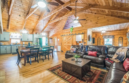 Kodak Cabina | Great Smoky Mountain, Hot Tub, Mins to Dollywood