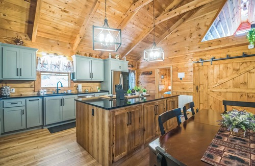 Kodak Cabina | Great Smoky Mountain, Hot Tub, Mins to Dollywood
