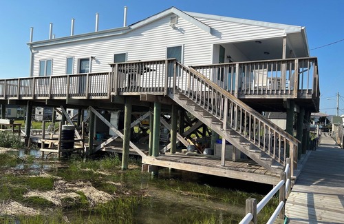 Green Creek Casa | Great Striper Fishing!!! Bay Front Cottage Enjoy your Private Dock.