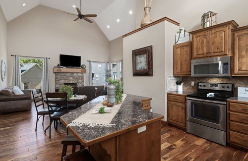 Hollister Casa | Great summer rates, 4 BR Home, Great Location