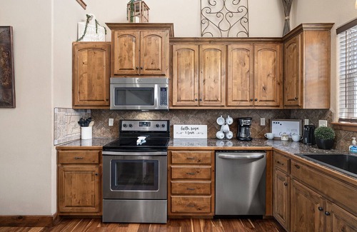Hollister Casa | Great summer rates, 4 BR Home, Great Location