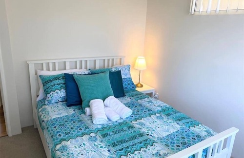 Bassendean Apartamento | GREAT VALUE CLOSE AIRPORT/SHOPS WIFI NETFLIX WINE