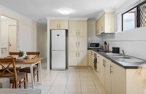 Robertson Casa | Great Value & Comfort Family Home 5 mins to Shops