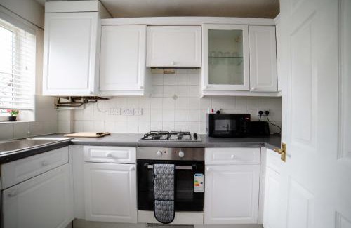 Thames Apartamento | Great Value for Contractors, Groups, Families Stay Call Today OneStop Property Management Barking