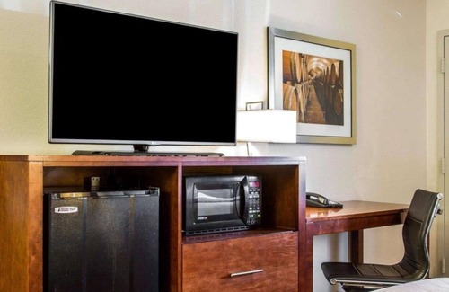 Martinez Casa | Great value minutes from Waterworld!!