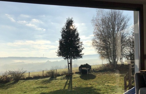 Hellenthal Casa | Gran vista y ubicación tranquila.