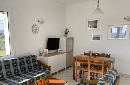 Pylos-Nestoras Apartamento | Great view over Loutsa Beach