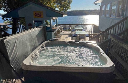Lake of the Ozarks Casa | Great view, private dock boat/jetski options