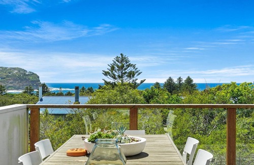 Macmasters Beach Casa | Great views and loads of room for all the family - with a fireplace!