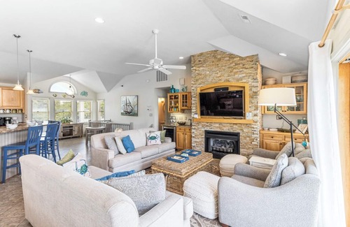 Tuckahoe Casa | Great views from the crow's nest at Here Comes the Sun in Duck, NC!