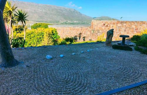 Fish Hoek Cama Y Desayuno | Great views from your own private entrance - Fish Hoek