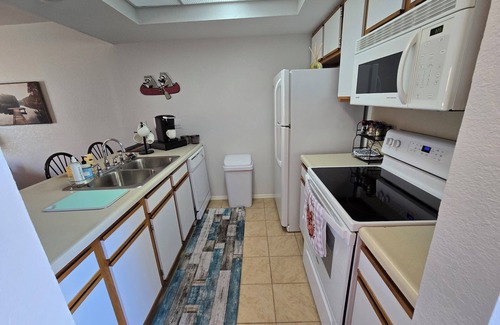 Kimberling City Condominio | Summer Time is Lake Time! Great Views of Table Rock Lake in this 2bd 2ba condo