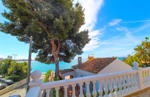 L'Albufereta Chalet De Esquí | Great Villa, Sea Views, 20 Secs Walk to the Beach, Bbq, 9 People