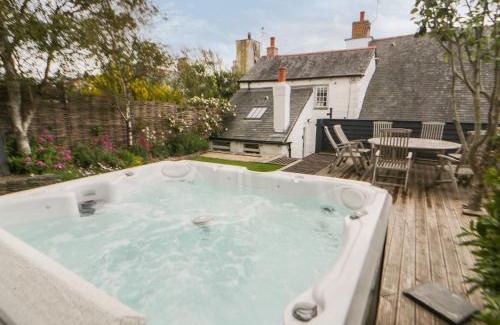 Crantock Casa | Great Western Farmhouse