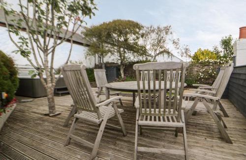 Crantock Casa | Great Western Farmhouse