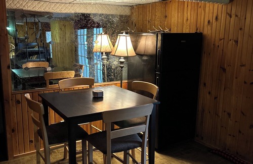 Palmyra Casa | Great Wood Lodge: Spacious 5-bedroom, 2.5-bath home with pool on 3+ acres.