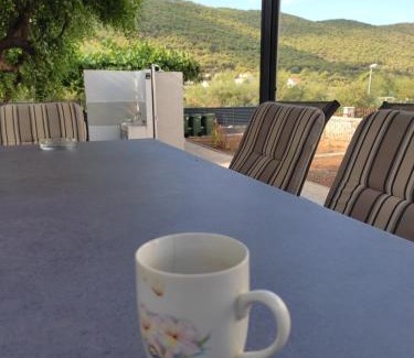 Grebastica Apartamento | Grebastica beachfront apartment