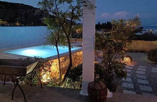Stegna Cabaña | Greek cottage in a quiete privet garden close to the beach.