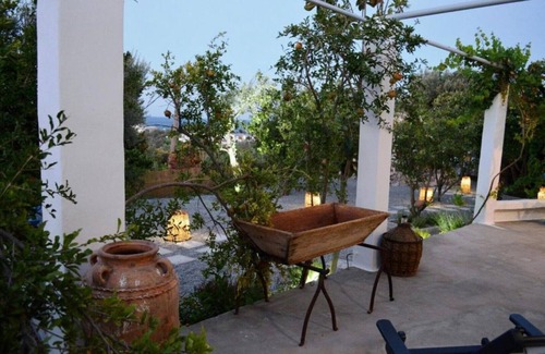 Stegna Cabaña | Greek cottage in a quiete privet garden close to the beach.