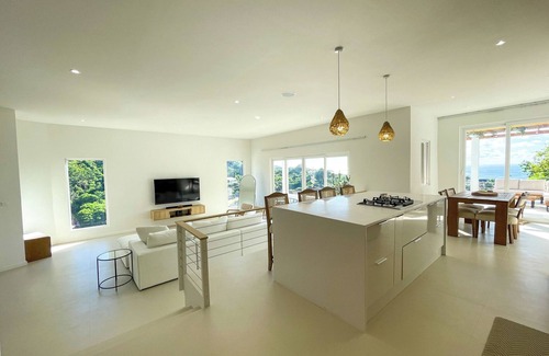 Morne Rouge Casa | Greek-Inspired House with Breathtaking Views of Grand Anse Beach
