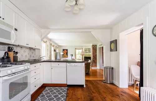 Glendale Casa | Greek Revival Farmhouse in Stockbridge