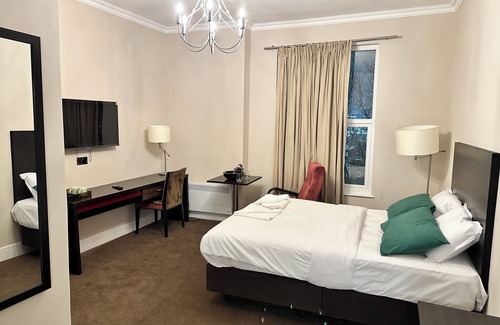 Harlesden Hotel | Green Ariana hotel and restaurant
