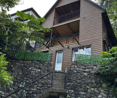 Kvariati Casa | Green Azure - მწვანე ლაჟვარდი