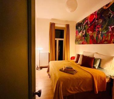 Zizkov Apartamento | Green balcony & king size bed