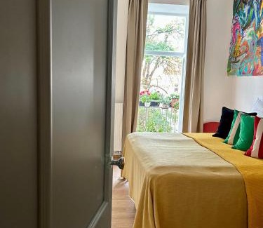 Zizkov Apartamento | Green balcony & king size bed