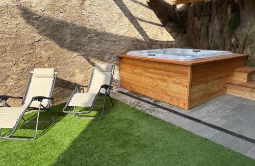 Dervio Villa | Green Chalet Scalotta - Nature Relax Lake view with Jacuzzi and Spa