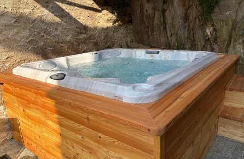 Dervio Villa | Green Chalet Scalotta - Nature Relax Lake view with Jacuzzi and Spa
