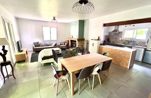 Pomport Casa | Green cocoon with private swimming pool