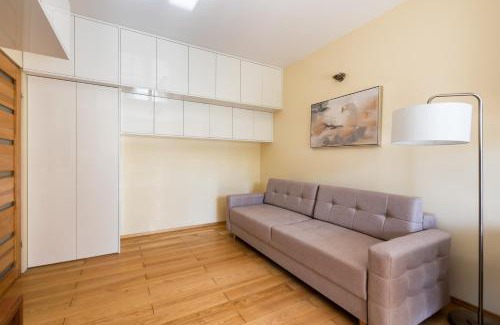 Bemowo Apartamento | Green District 2BR AirConditioned P by BookingHost