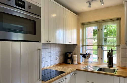 Wyk auf Foehr Apartamento | Green Eilun 13 - Modernes Reihenhaus mit Garten, Spielecke, Waldzugang und Nähe zum Südstrand