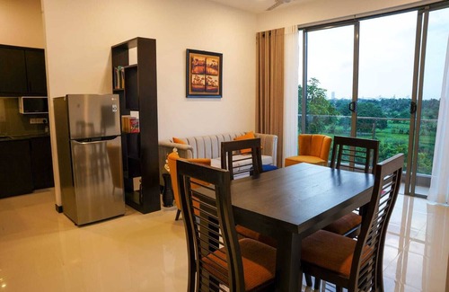 Boralesgamuwa Hotel | Green Eye luxury apartments & Hotel