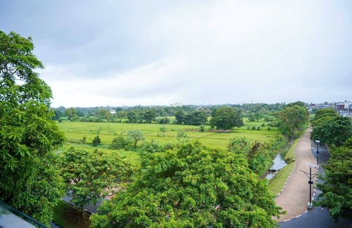 Boralesgamuwa Hotel | Green Eye luxury apartments & Hotel