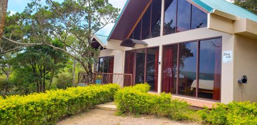 Monteverde Casa | Green Forest Rustic Houses