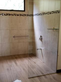 Monteverde Casa | Green Forest Rustic Houses