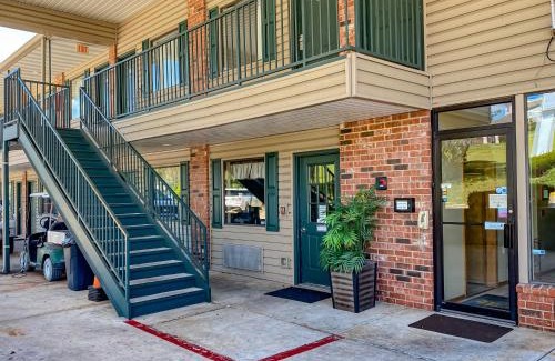 Branson Hotel | Green Gables Inn
