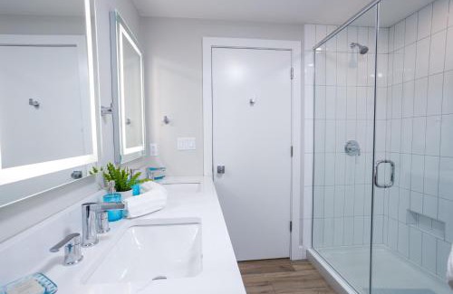 Ashwaubenon Casa | Green Getaway by Simple Life Rentals