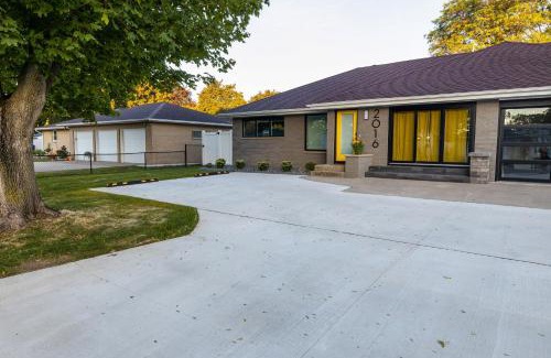 Ashwaubenon Casa | Green Getaway by Simple Life Rentals