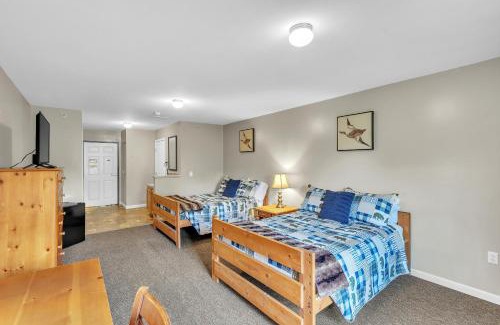 Waterford Township Hotel | Green Goose Lodge