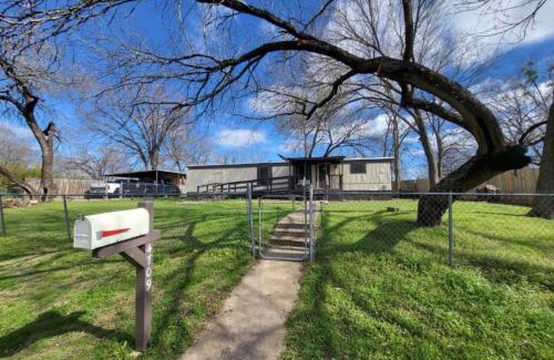 Del Valle Casa | Green Haven Full Property