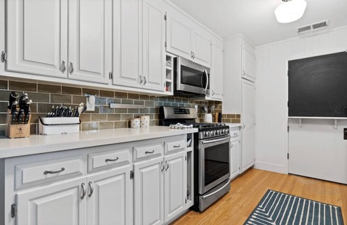 Freestone Cabaña | Green Hill Retreat w/ Pool, Hot Tub, Orchard & BBQ