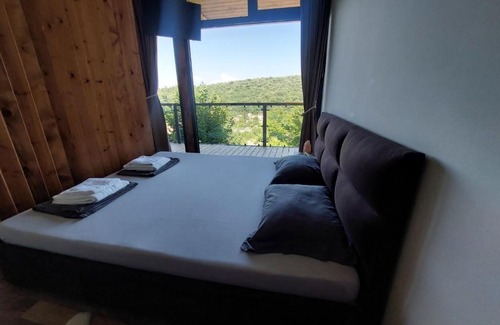 Petrovaradin Cabina | Green Hills