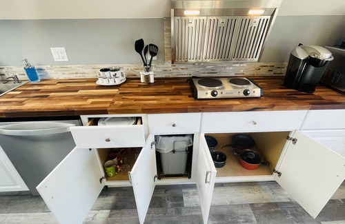 Green Lake Casa | Green Lake 1st LineHome B with Whole House Central Air Conditioners