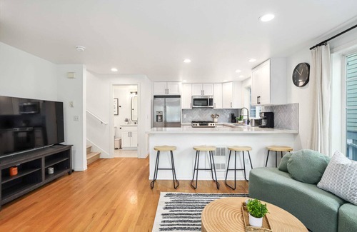 North College Park Casa | Green Lake Remodelled home with AC, garage, yard