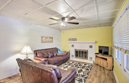 Markesan Casa | Green Lake Vacation Home with Screened Porch!