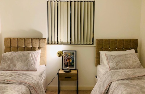 Aveley Apartamento | Green Lantern, Private En-suite Double Room, Garden and Free Parking